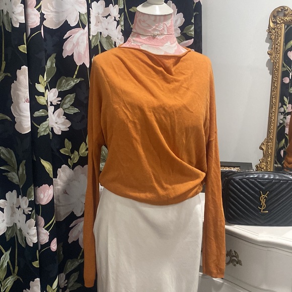 🍋 Vince Light Knit Pumpkin Spice Sweater Top Size M - Picture 2 of 7